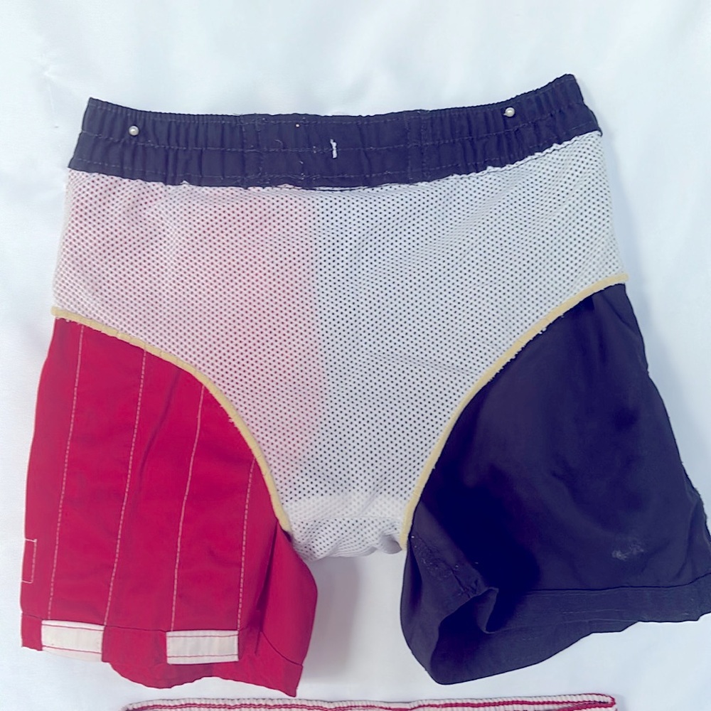 VINTAGE 2002 SET OF 2 BABYGAP PATRIOTIC SWIMSUIT TRUNKS 12-18 MONTHS - LIKE NEW! - Picture 12 of 13